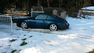 Porsche 964 Carrera 4 in the snow