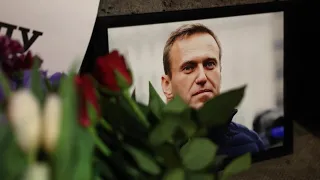 'Mourners in Moscow laid flowers at a makeshift memorial for late opposition leader Alexei Navalny'