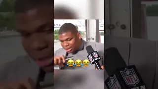 When Quinnen Williams blessed and thanked himself after sneezing 😂
