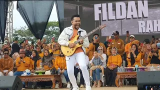 Fildan's Action Entertains the People of Baubau City with Legendary Singer Bentena Wolio 2024