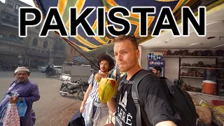 WALKING STREETS OF PAKISTAN 🇵🇰 (not what you think)