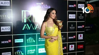 Kiara Advani & Siddharth Malhotra Arrives At News18 Reel Awards 2023 | 10TV Entertainment