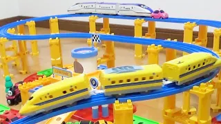 Plarail Doctor Yellow & Japanese Train, JR Shinkansen x Colorful Course Car Park