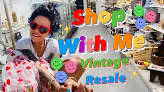 “In The Mood To Shop!”| SHOP WITH ME | VINTAGE RESALE | ANTIQUE MALL FINDS | KITSCH | WHATNOT