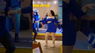 EITA MORENA DE AZUL QUE DANÇA GENTE