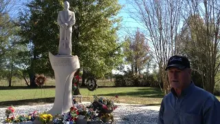 Video at The Jim Reeves Memorial by John Williams