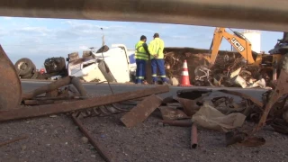 Acidente envolvendo dois caminhões bloqueia rodovia que liga Rio Claro a Piracicaba