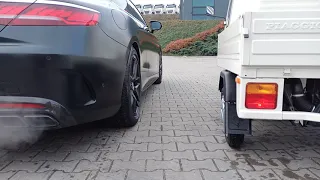 Mercedes AMG S63 4MATIC vs Piaggio Ape 50 Pojedynek na decybele 🙂 612 KM VS 3 KM