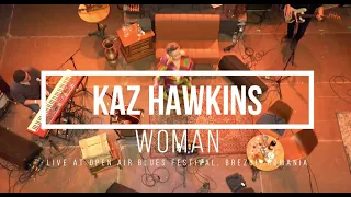 Kaz Hawkins performing live - WOMAN