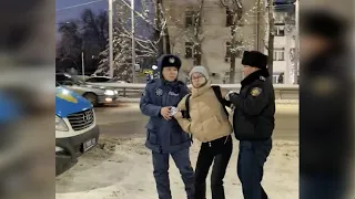 Reactions To Navalny's Death In Central Asia: People Arrested And Fined, Memorials Are Being Removed