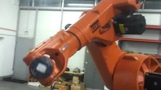 Used robot KUKA KR30 KR45 KRC2 control  industrial robot at full speed in eurobots