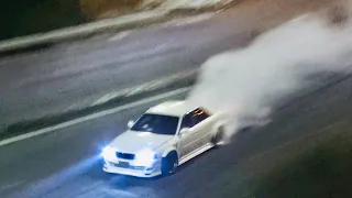 【ドリフト族】白煙を出しながら華麗にドリフトするトヨタ・チェイサー JZX100 爆音1JZサウンド / 大黒ふ頭