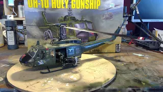 1/32 scale Revel HU-D1 Huey Gunship model Build and Review