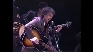 Bob Dylan (POWERFUL!!)"Tangled up in Blue" LIVE October 23 1998 Minneapolis Minnesota