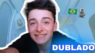 Viajei na primeira classe do Emirantes e foi insano! | Noah Schnapp (DUBLADO)