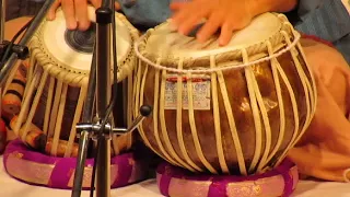 Ustad Zakir Hussain playing a famous Punjab kayda