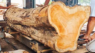 The extraordinary sawing process // processing of old and expensive teak wood