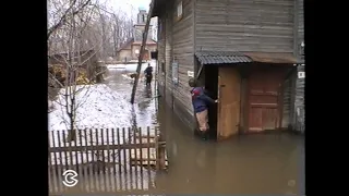 Паводок г  Зуевка ул  Ленина 13 04 1999 год