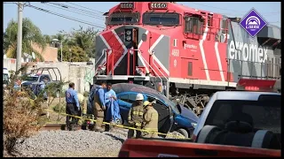 #sucesos  🚗💥Muere joven mujer tras chocar contra el tren en Tlajomulco