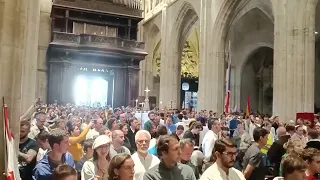 Procesión tradicionalista con la Santina de Covadonga