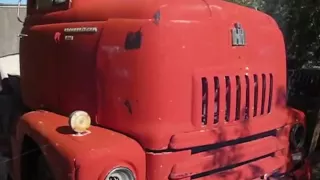 International Harvester IH R-160 and L-160 Series CabOver Trucks