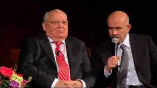 ‪Mikhail Gorbachev‬: thoughts on the Berlin Wall