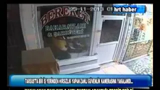 TARSUS'TA BİR İŞ YERİNDEN HIRSIZLIK YAPAN ZANLI GÜVENLİK KAMERASINA YAKALANDI