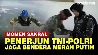 Aksi Tegang Srikandi TNI Polri Terjun Payung, Mendarat Mulus Hormat ke Jokowi