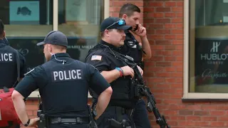 Angriff auf Parade: Polizei fasst mutmaßlichen Schützen von Chicago