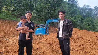 A 15-year-old single mother was helped by a kind man to build a new house
