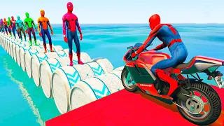 الأبطال الخارقين على دراجة نارية - Superheroes on a motorcycle against spiders w ith sharks GTAV