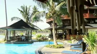 Macaronis Surf Resort, Mentawai Indonesia