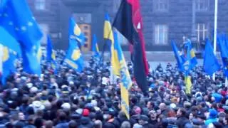 Протестующие кричат "Банду геть!" Евромайдан. Киев. 24 ноября 2013.