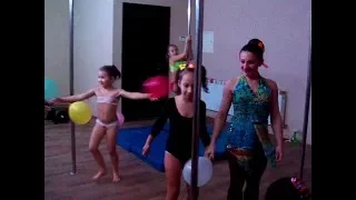 Саша, Ангелика и Рита, pole dance 6+