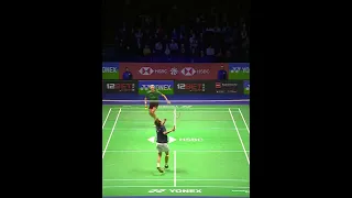 Lee Cheuk Yiu going all attack on Viktor Axelsen🔥