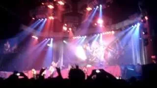 IRON MAIDEN @ Bercy 2013 - The Trooper (Extract)