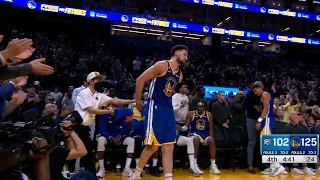 The entire arena gives Klay Thompson a standing ovation after he makes 12 three pointers vs OKC