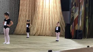 Акробатический Рок-н-ролл е-класс соло дети Алиса 3 года