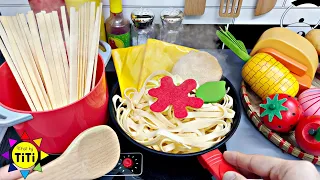 Cooking Chicken Spaghetti and Fruit salad with kitchen toys | Nhat Ky TiTi #271