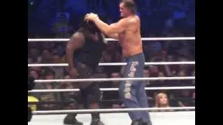 WWE Smackdown - Newcastle - 19-04-2013 - Great Khali VS Mark Henry Match