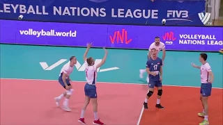 Volleyball Referee - Carried ball (caught or thrown)