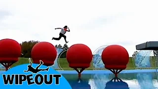 Richard Hammond takes a chance at the wipeout course! 😱 | Total Wipeout Official | Clip