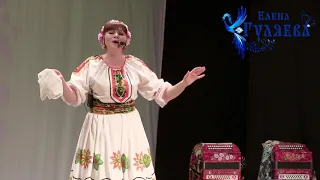 Елена Гуляева с песней " Течет река Волга "