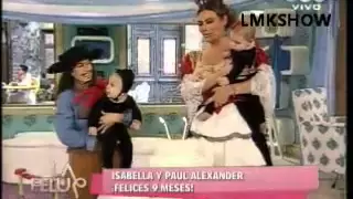 Flor de la V y sus hijos en la pelu