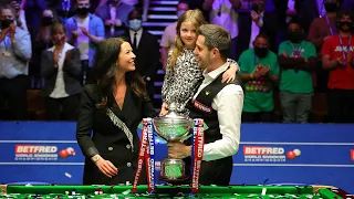 Mark Selby Lifts the 2021 World Championship Trophy | FULL CELEBRATIONS & POST MATCH