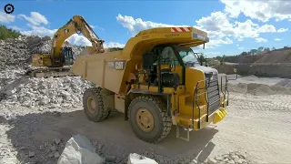 Work in quarry - Cat equipment