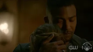 The Originals 5x02 Hope & Marcel talk about Klaus & Hug