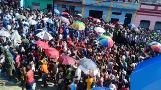 "INVASIÓN" DE LA CONGA DE LOS HOYOS!!! ARROLLANDO POR SANTIAGO DE CUBA..