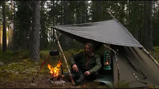 Solo Bushcraft Hike -  Boil Baked Bread - Meat Smoker - Heavy Rain - Canvas Shelter