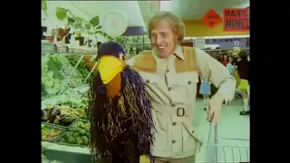 Emu's Broadcasting Company - Rod & Emu In The Supermarket (1975)